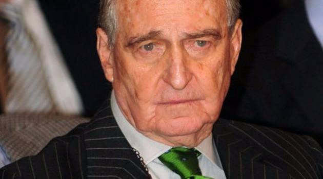 <p>Vehbi Koç, Holding'in Yönetim Kurulu Başkanı olur.</p>
