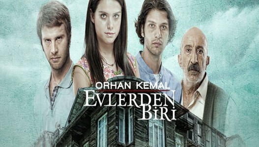 <p><span style="color: #0000ff;"><strong>EVLERDEN BİRİ</strong></span>  Ekrandaki bir başka Orhan Kemal uyarlaması. Dizinin Star TV'deki macerası yaz aylarında başladı... Yeni sezonda da devam edecek.</p>