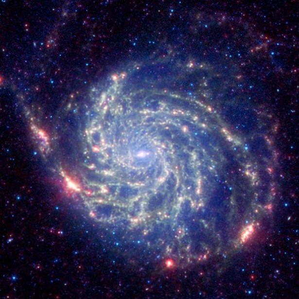 <p>Avustralya’daki yayın kuruluşu ABC’nin haberine göre, Dünya’dan yaklaşık 2,6 milyar ışıkyılı (1 ışıkyılı = yaklaşık 10 trilyon kilometre) uzaklıktaki ‘MS 0735.6+7421’ adlı galaksi kümesinde tespit edilen patlamanın yeni bir fotoğrafı oluşturuldu.</p>

<p> </p>
