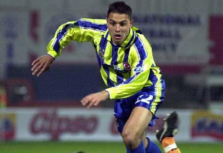 <p>Fatih Akyel</p>

<p>Fenerbahçe (2002–2004)</p>
