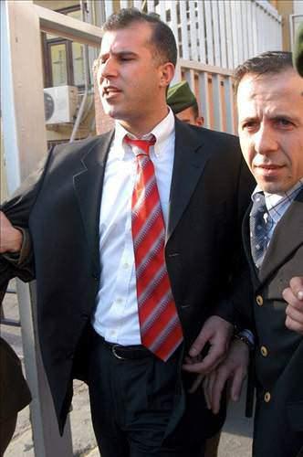 <p>Benhur Babaoğlu</p>

<p>Galatasaray (1993-1994)<br />
<br />
Fenerbahçe (1996-1997)</p>
