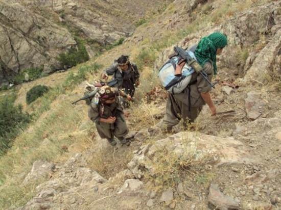 <p>Çözüm süreci nedeniyle Türkiye'deki PKK'lılar dün sınır dışına çıkmaya başladı.</p>