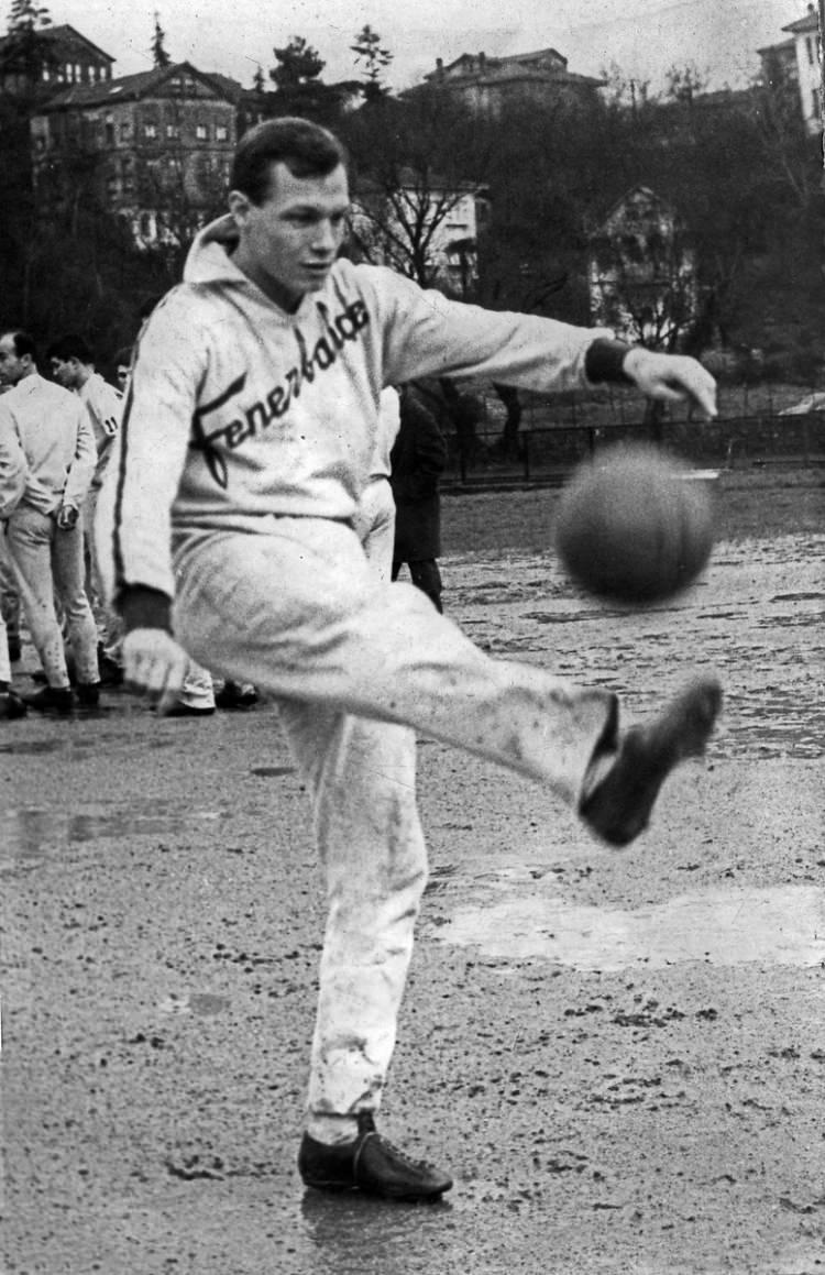 <p>Fenerbahçe Dereağzı tesislerinde antrenman - 1960</p>