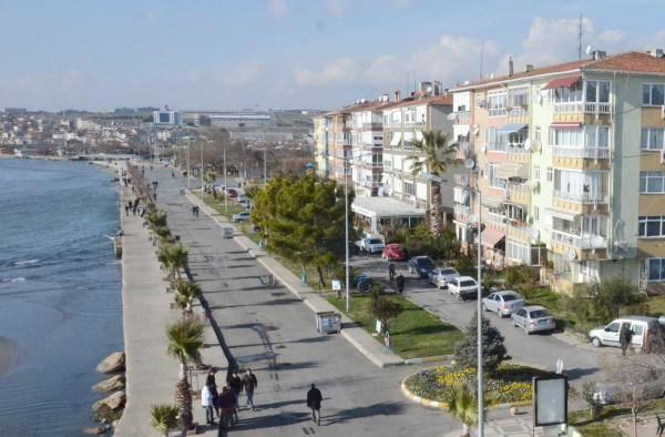 <p><strong>Silivri</strong><br />
2 yıl önce: 921 TL/m²<br />
Şimdi: 1.379 TL/m²</p>