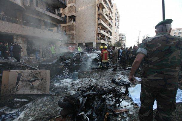 El Cezire Televizyonu'nun son dakika olarak ge&ccedil;tiği habere g&ouml;re L&uuml;bnan'ın başkenti Beyrut'ta İran B&uuml;y&uuml;kel&ccedil;iliği binası &ouml;n&uuml;nde şiddetli bir patlama meydana geldi. 