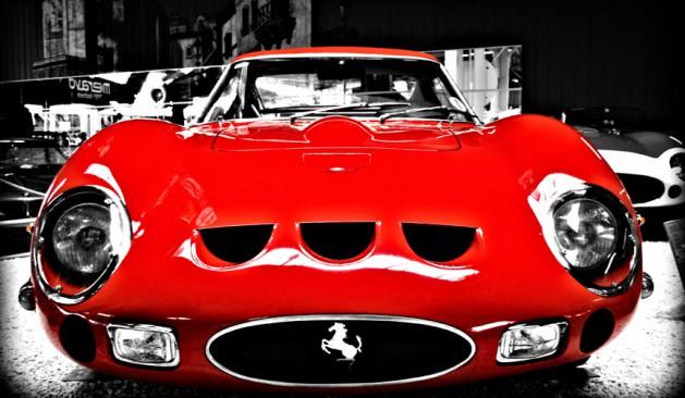 <p>Geçtiğimiz sene 1962 model Ferrari 250 GTO, 35 milyon dolara satılarak bir rekora imza atmıştı.</p>