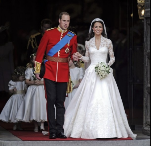 <p><strong>2.Kate Middleton</strong><br />
<br />
İngiliz Kraliyet ailesinin görkemli düğünleri ülkenin en önemli etkinleri içinde.</p>
