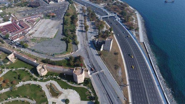 <p>Söz konusu proje, Kazlıçeşme-Göztepe arasındaki en kısa güzergah olacağı için yakıt masrafı düşecek, havaya salınan zararlı gaz miktarının yanı sıra aracın bakım masrafları da azalacak.</p>
<p> </p>
