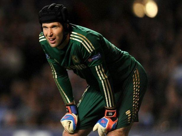 <p>Chelsea'nin Çek kalecisi Petr Cech İngilizce, Portekizce, İspanyolca, Fransızca ve doğal olarak ana dili olan Çekçe'yi akıcı bir şekilde konuşabiliyor.</p>
