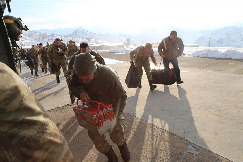 <p><strong> Öğrencilerin mektupları </strong></p>

<p>Çayırova Belediyesi Türkan Göktürk Bilgievi'nde eğitim gören Beyza Yaşar, askerlere gönderdiği mektubunda duygularını şöyle dile getirdi:</p>

<p> </p>
