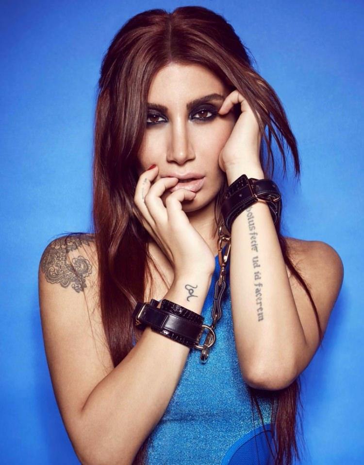 <p><span style="color:rgb(68, 68, 68)">İrem Derici</span><a href="http://www.takvim.com.tr/multimedya/galeri/turkiye/demokrasi-ve-sehitler-mitingine-katilacak-unlu-isimler/7">.</a></p>

