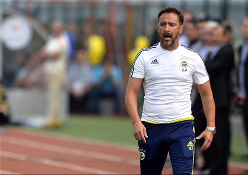<p>Spor Toto Süper Lig'de bulunan 18 takımın, teknik direktörlerinin senelik aldığı maaşları sırasıyla derledik. </p>
<p>Lig'de şampiyonluk yarışından uzak kalan Galatasaray'da teknik direktör Mustafa Denizli'nin, şampiyonluğun en büyük adaylarından biri olan Beşiktaş'ta teknik direktörü Şenol Güneş'i geride bırakması oldukça dikkat çekti.</p>
<p>Azdan çoğa doğru yaptığımız sıralamada kim ne kadar kazanıyor öğrenelim...</p>