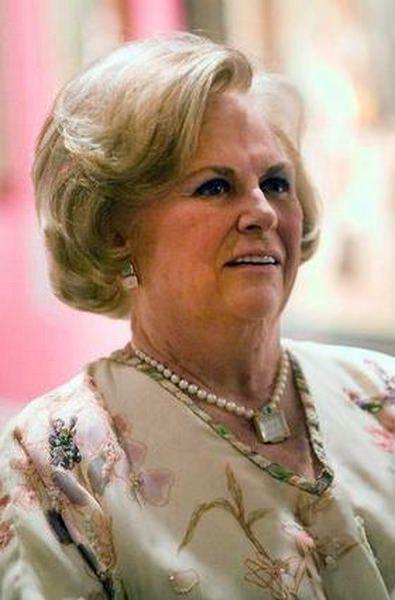 <p><strong>20. Jacqueline Mars (22 milyar dolar)</strong><br />
Forbes dergisinin açıkladığı ''ABD'nin en zengin 400 kişisi'' listesinde bu yıl lider değişmedi ancak teknoloji dünyasından yeni isimler de sıralamaya girdi.</p>
