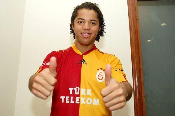 <p>2009-10 Giovani dos Santos 700.000 €</p>
