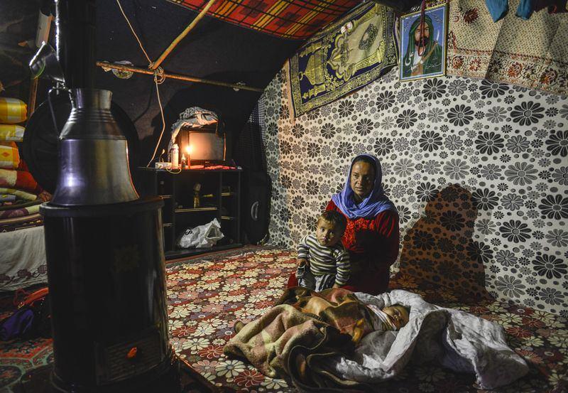 <p>Savaşların yaşamlarında derin izler açtığının altını çizen Gule, "Bize yardımcı olurlarsa seviniriz. Çocuklarımla çok mağdur oluyorum. Kar yağmak üzere. Birçok ihtiyacımız var" dedi.</p>

<p> </p>
