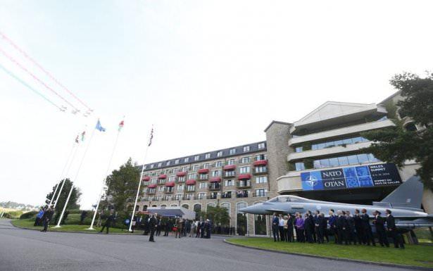 <p>Galler'de düzenlenen NATO 2014 zirvesinin ikinci gününde liderler Birleşik Krallık Kraliyet Hava Kuvvetleri ve NATO üyesi ülkelere ait savaş uçaklarının gösterisini izledi.</p>

<p> </p>

