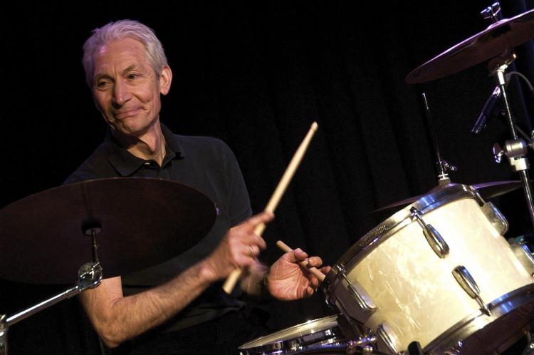 <p><strong>Charlie Watts</strong></p>

<p>130 milyon sterlin</p>
