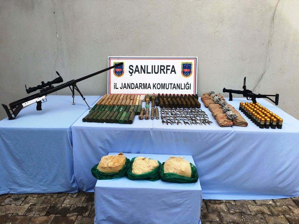 <p>Güvenlik güçleri sayımının yapılması için Şanlıurfa'ya götürdüğü, silah ve mühimmatları saman balyalarının altına gizleyerek Mardin'de PKK'lılara ulaştırmak isteyen kişilerin belirlenerek yakalanmasına yönelik çalışma başlattı. </p>
<p> </p>