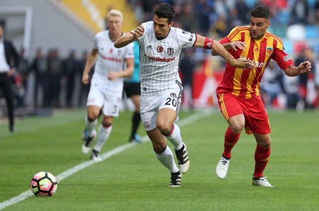 <p>NECİP UYSAL (İSTANBUL)</p>
