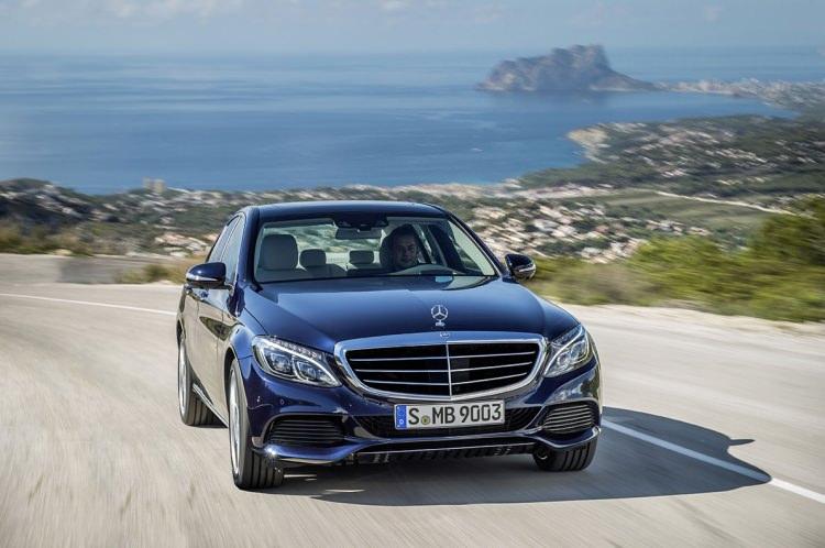 <p><em><strong>Lastik Kampanyası:</strong></em> Mercedes-Benz Yetkili Servisleri’nden alınan otomobil lastikleri; patlama, çivi ve balon oluşumu gibi dış etkenli hasarlara karşı 24 aya kadar garanti altında müşterilerin beğenisine sunuluyor.</p>