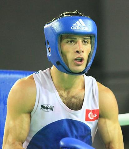 Boksta başlar eğik - 2012 Londra Olimpiyatları'nda boksta Türkiye adına madalya hedefleyen Bahram Muzaffer, Yakup Şener ve Selçuk Eker gibi Fatih Keleş de (yukarıda) bu hedefi tutturamadı. Milli boksçularımız Londra'da Türkiye'yi hayal kırıklığına uğrattı