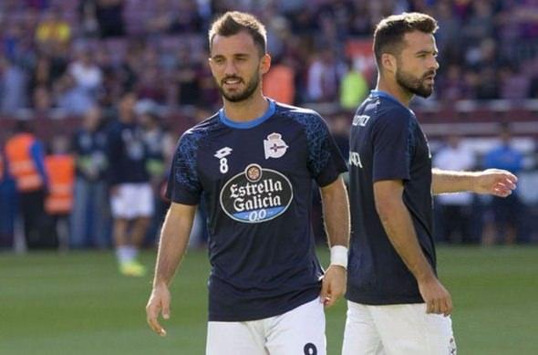 <p><strong>İSPANYA'DAN O GELİYOR</strong><br />
<br />
Ancak kadroya İspanya'dan başka bir isim çağrılabilir. O isim; Emre Çolak... Sezon başında Deportivo La Coruna'ya giden ve gösterdiği performans ile geçen ay takımının La Liga'da en iyi futbolcu seçilen Emre Çolak'ın yeniden A Milli Takım kadrosunda olması bekleniyor. Bu sezon 5 La Liga maçına çıkan Emre 1 de asist kaydetmişti.</p>
