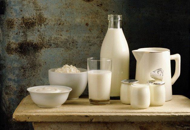<p><strong>Kefirin faydaları nedir?</strong><br />
<br />
'İyi' olarak nitelendirilen ve sindirime yardımcı olan bakterilerden, süte kıyasla daha çok içermesinden dolayı kısa sürede bağırsak hareketi sağlar.</p>
