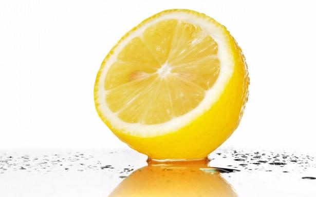 <p>Genelde limon kabuğu, pasta ve kek yaparken aroma katması için kullanılır.<br />
<br />
 </p>
