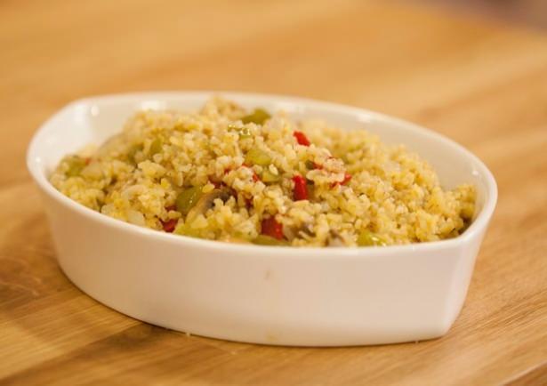 <p>Bulgur, B vitamini deposudur ve sindirim sistemimizin güçlenmesini sağlar.</p>
