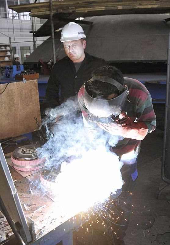 <p>Birinci gemi olan Piri Reis denizaltısının inşa başlangıç tarihinden itibaren 62 ay sonra teslim edilmesi planlanmaktadır.</p>

<p> </p>
