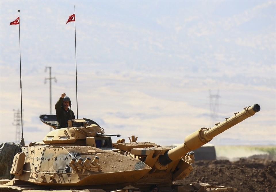 <p>Türk Silahlı Kuvvetlerince (TSK), Şırnak'ın Silopi ilçesindeki Habur Sınır Kapısı yakınlarında 18 Eylül'de başlatılan tatbikat devam ediyor. </p>

<p> </p>

