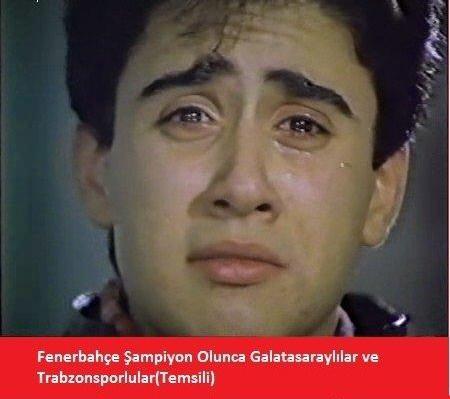<p>Fenerbahçe'nin 19. şampiyonluğunu ilan etmesinin ardından internet alemi Sarı-Lacivertlilerin şampiyonluk capsleriyle doldu taştı.</p>