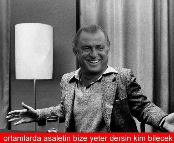 <p>Fenerbahçe'nin 19. şampiyonluğunu ilan etmesinin ardından internet alemi Sarı-Lacivertlilerin şampiyonluk capsleriyle doldu taştı.</p>