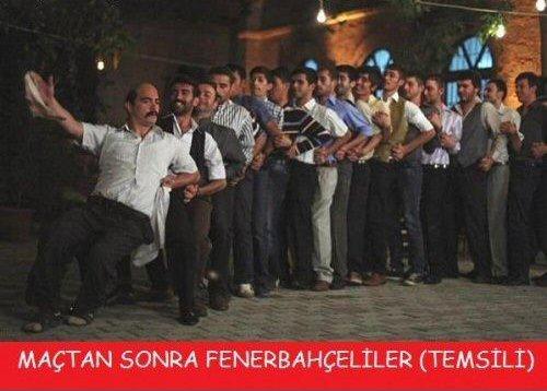 <p>Fenerbahçe'nin 19. şampiyonluğunu ilan etmesinin ardından internet alemi Sarı-Lacivertlilerin şampiyonluk capsleriyle doldu taştı.</p>