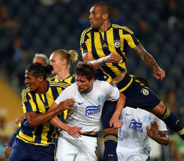 <p>Fenerbahçe hazırlık maçında son Avrupa Ligi finalisti Dnipro'ya 1-0 mağlup oldu.</p>