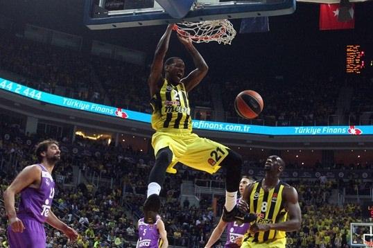 <p>Turkish Airlines Euroleague 10. Hafta maçında Real Madrid’i Fenerbahçe Ülker Sports Arena’da konuk eden Fenerbahçe Erkek Basketbol Takımımız, rakibini 78-77 mağlup etti.</p>
<p> </p>