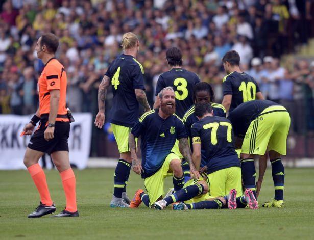 <p>Yeni sezon hazırlıklarını sürdüren Fenerbahçe, 3. hazırlık maçında İran'ın Zob Ahan takımıyla oynadığı hazırlık maçını 7-0 kazandı.</p>