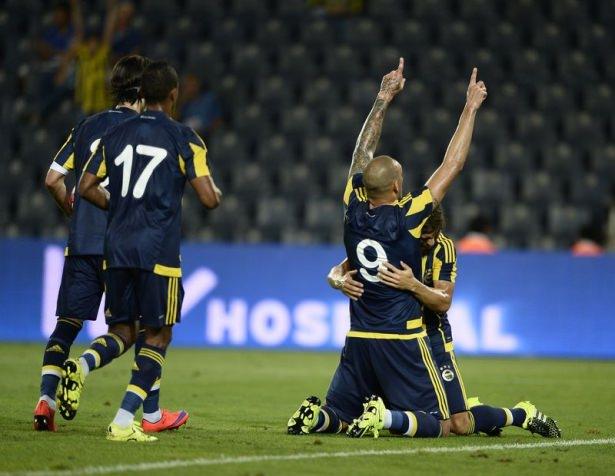 <p>Fenerbahçe Vitoria Guimaraes ile yaptığı hazırlık maçını rahat bir biçimde kazandı!</p>