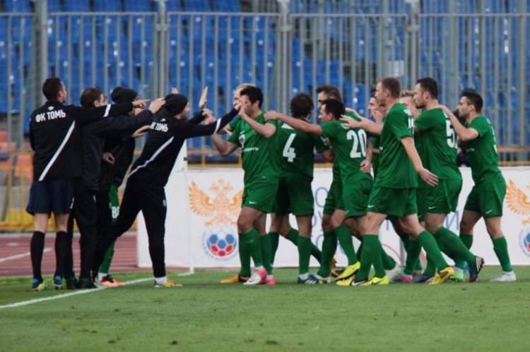 <p>Tom Tomsk, resmi maçlarda en uzun gol atamayan takım oldu. Sibirya'dan gelen kulüp, 23 Temmuz-20 Kasım 2011 tarihleri arasında Rusya Premier Ligi'nde 1115 dakika gol atamadı.</p>