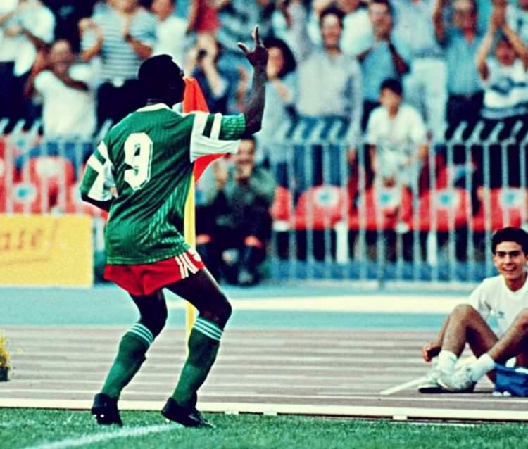 <p>1994 - Roger Milla (Kamerun) | 42 yaş 39 gün</p>
<p><strong>EN YAŞLI DÜNYA KUPASI OYUNCUSU</strong></p>