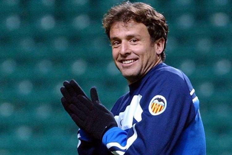 <p>2004 - Amedeo Carboni (Valencia) | 39 yaş 43 gün</p>

<p><strong>AVRUPA KUPALARININ EN YAŞLI OYUNCUSU</strong></p>

