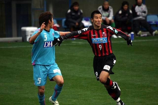 <p>1998 - Nakayama Masashi | 4 maç</p>

<p><strong>ÜSTÜSTE EN ÇOK HAT-TRICK YAPAN OYUNCU</strong></p>
