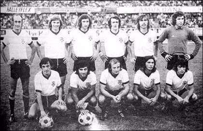<p>'Üç büyükler' içinde ligi eksi averajla tamamlayan tek takım Beşiktaş. Siyah-beyazlılar, 11. sırada tamamladığı 1975-76 sezonunda 25 gol atıp, 32 gol yemişti.</p>
