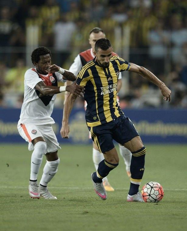 <p>Devler Ligi 3. ön eleme turu ilk maçında Shakhtar Donetsk’i ağırlayan Fenerbahçe, Ukraynalı rakibi ile 0-0 berabere kaldı.</p>
