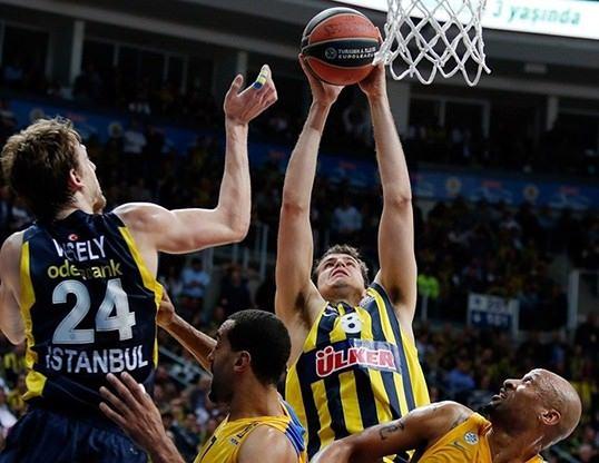 <p>Fenerbahçe Ülker Basketbol Takımı, THY Avrupa Ligi'nde Dörtlü Final'e yükseldi.</p>