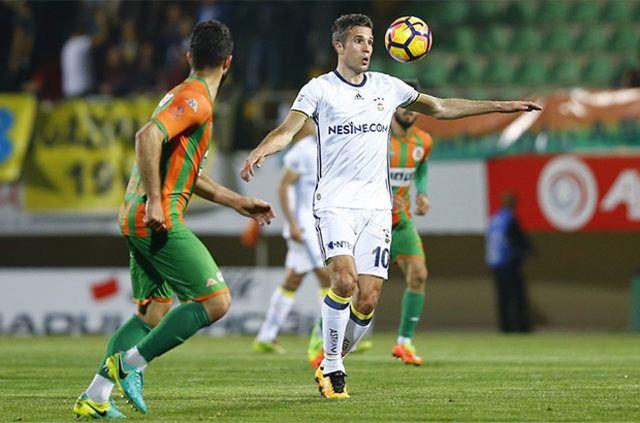 <p>Ayrıca Fenerbahçe yönetimi 5 isme de teklif gelmesi halinde değerlendirecek...</p>