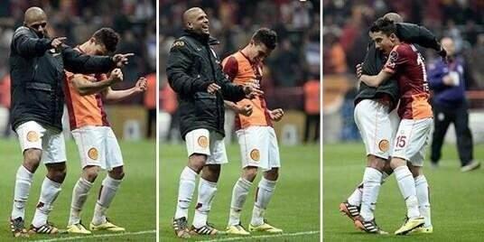 <p><strong>Telles ile bir garip dans (6 Nisan 2014 / Galatasaray-Fenerbahçe)</strong><br />
Emre Belözoğlu'nun atıldığı Fenerbahçe derbisi sonrası takım arkadaşı Telles ile büyük tepki çeken bir dans gösterisi yaptı.</p>