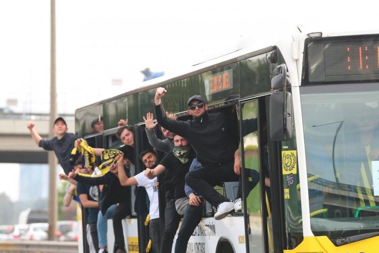 <p>İşte Fenerbahçe taraftarının maça geliş görüntüleri...</p>
