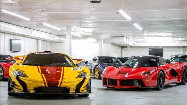 <p>Bu aracı sadece 200 kişiye satacağız. Görgüsüzlere değil!<br />
<br />
Bu arada Ferrari'nin 200 kişilik VIP listesindeki 2 Türk dikkat çekti..</p>