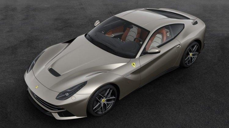 <p>Ferrari motorsporları tarihinin en önemli pilotları arasında yer alan ve emekli olduktan sonra markanın motor geliştirme departmanında görev alan Michael Schumacher için 488 GTB modeli seçildi.</p>
<p> </p>